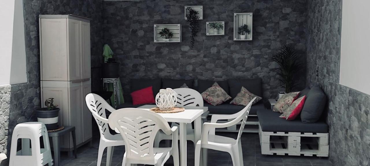 Apartamento Yale Tías Esterno foto
